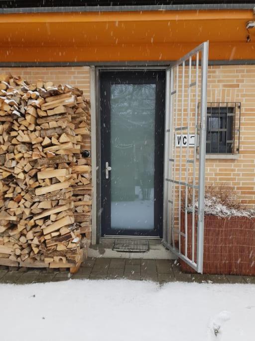 Kleine Wohnung Im - Konzept Flieger - 2 Stockwerke Tettnang Exterior photo